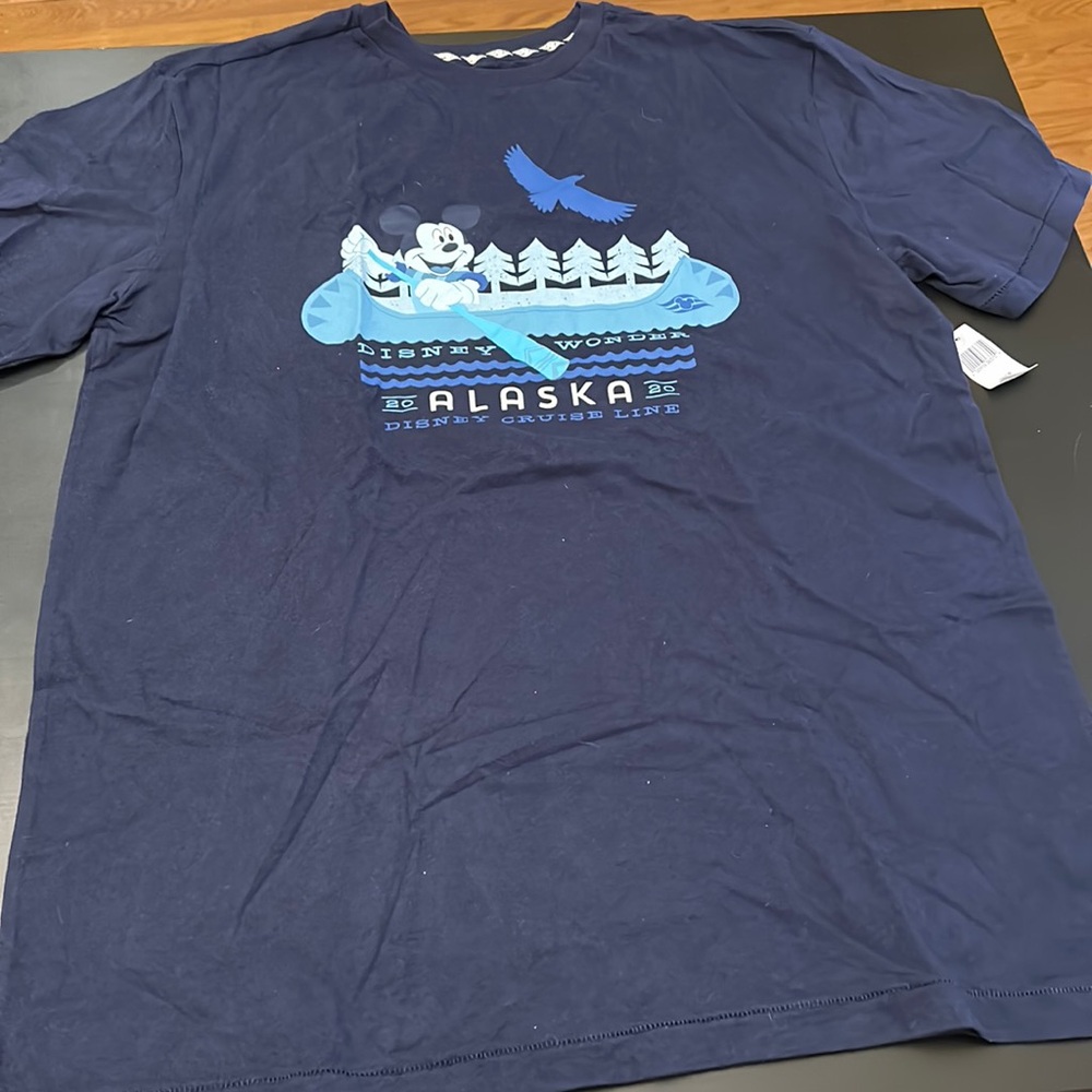Disney cruise line size medium shirt NWT